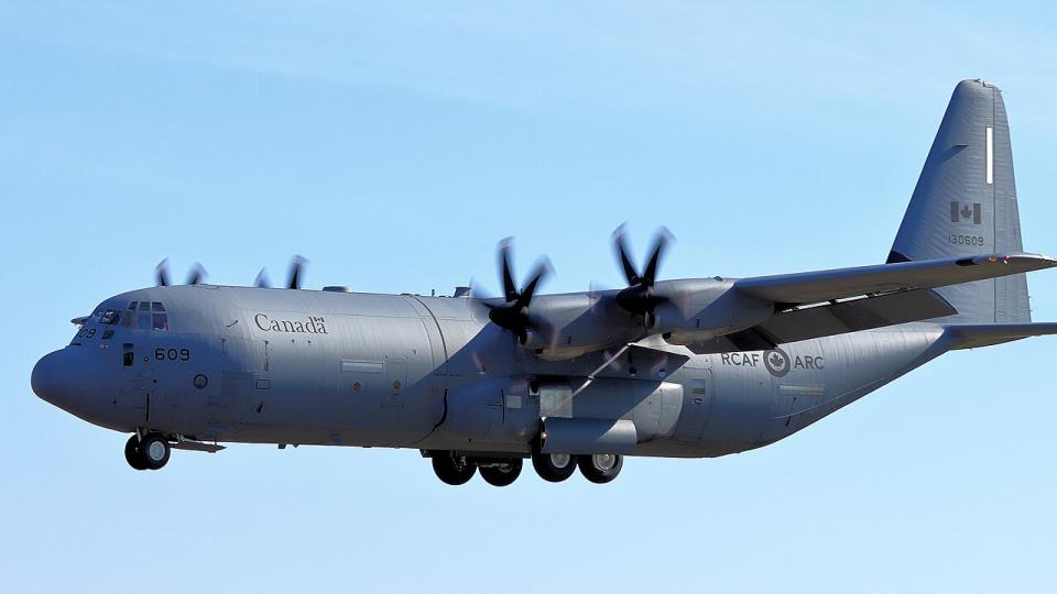 CC-130 Hercules.  Author: Airwolfhound from Hertfordshire, UK https://commons.wikimedia.org/wiki/File:CC-130_Hercules_%2852253543378%29.jpg