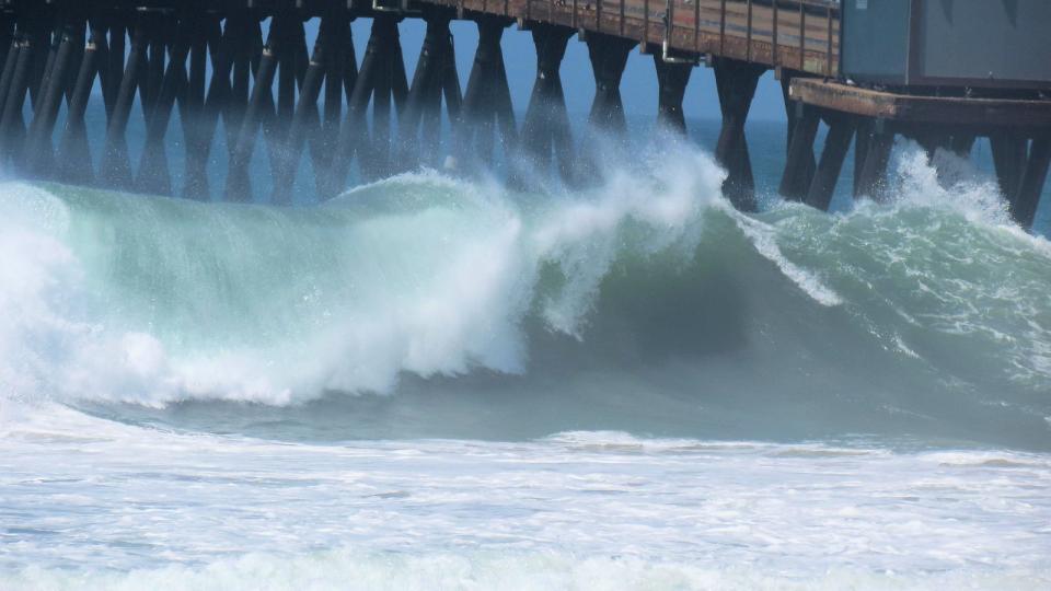 A hurricane off the Baja California Peninsula generated some of the biggest waves seen along the southern California coast in years. Photo from September 28, 2014 by DeeJaySD. https://www.flickr.com/photos/royaltsd/14878574559